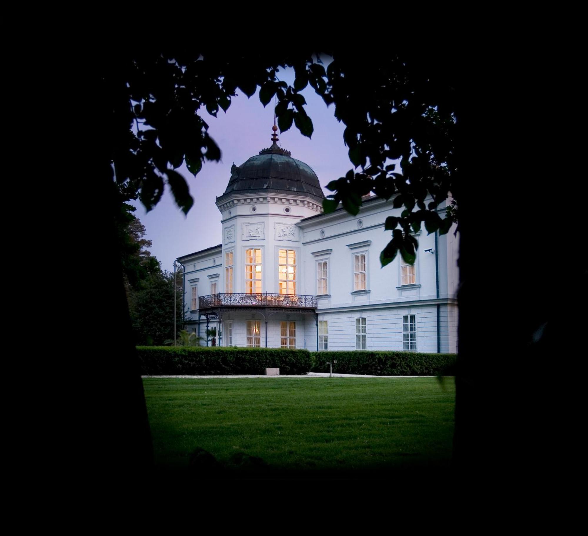 Park Hotel Tartuf Beladice Экстерьер фото